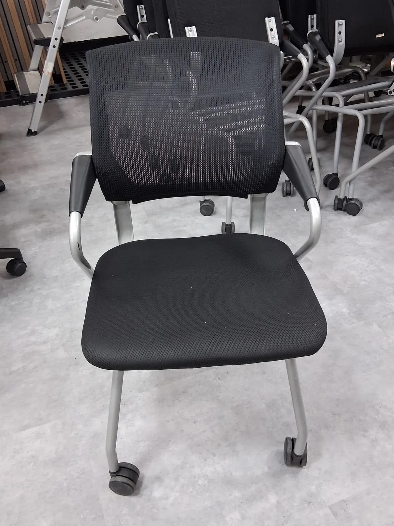 회의용 접이식의자 1